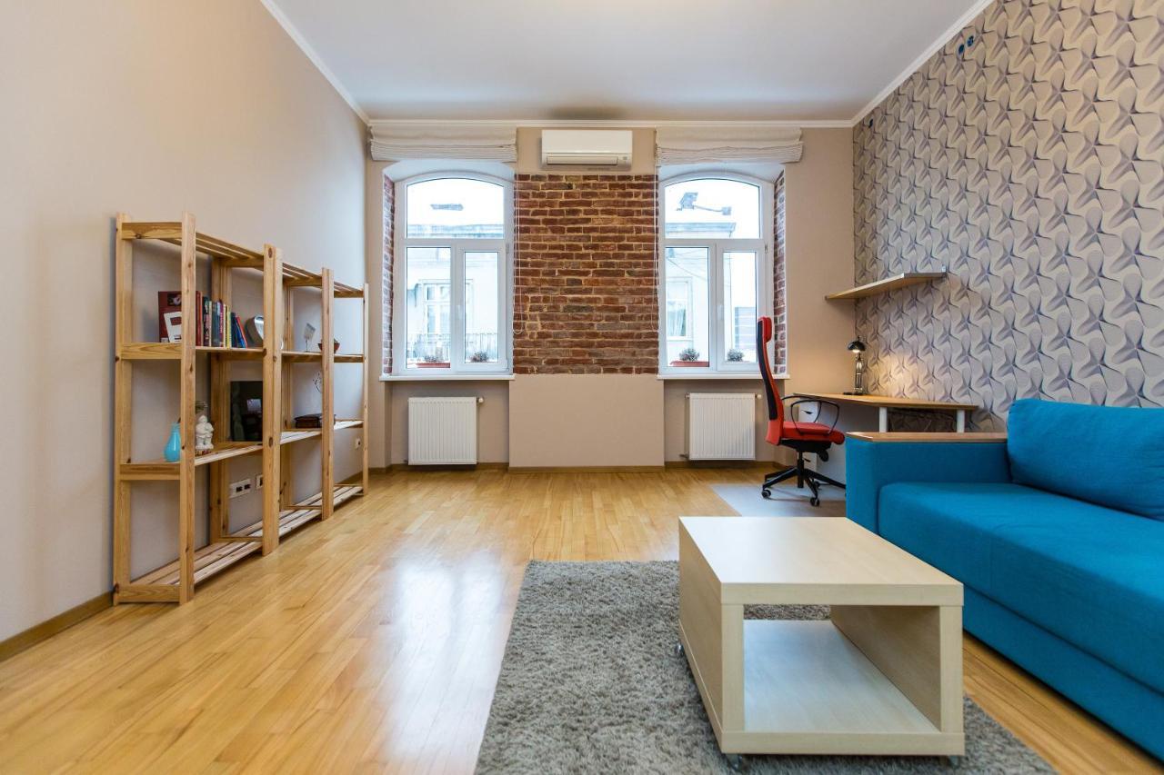 Light And Spacious Apartment On Gazova Str Lviv Buitenkant foto
