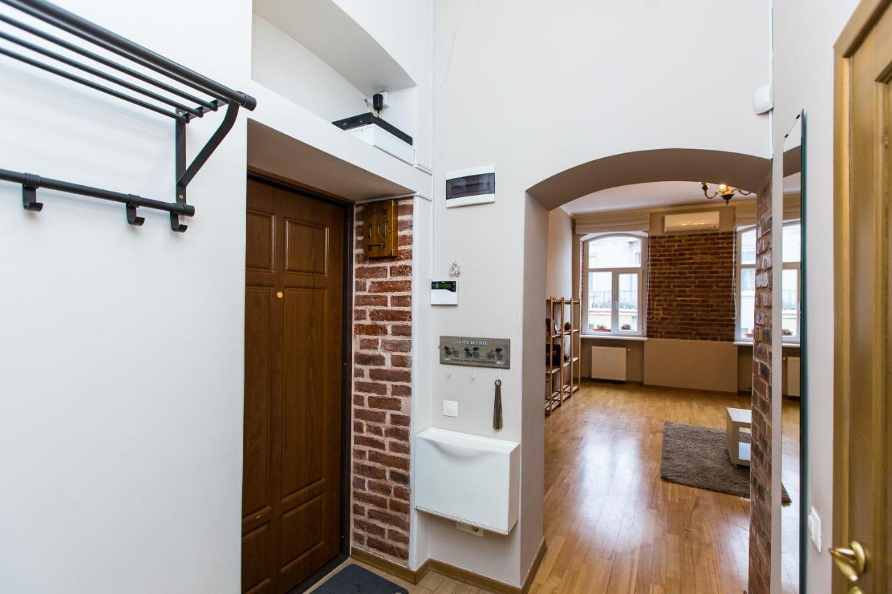 Light And Spacious Apartment On Gazova Str Lviv Buitenkant foto